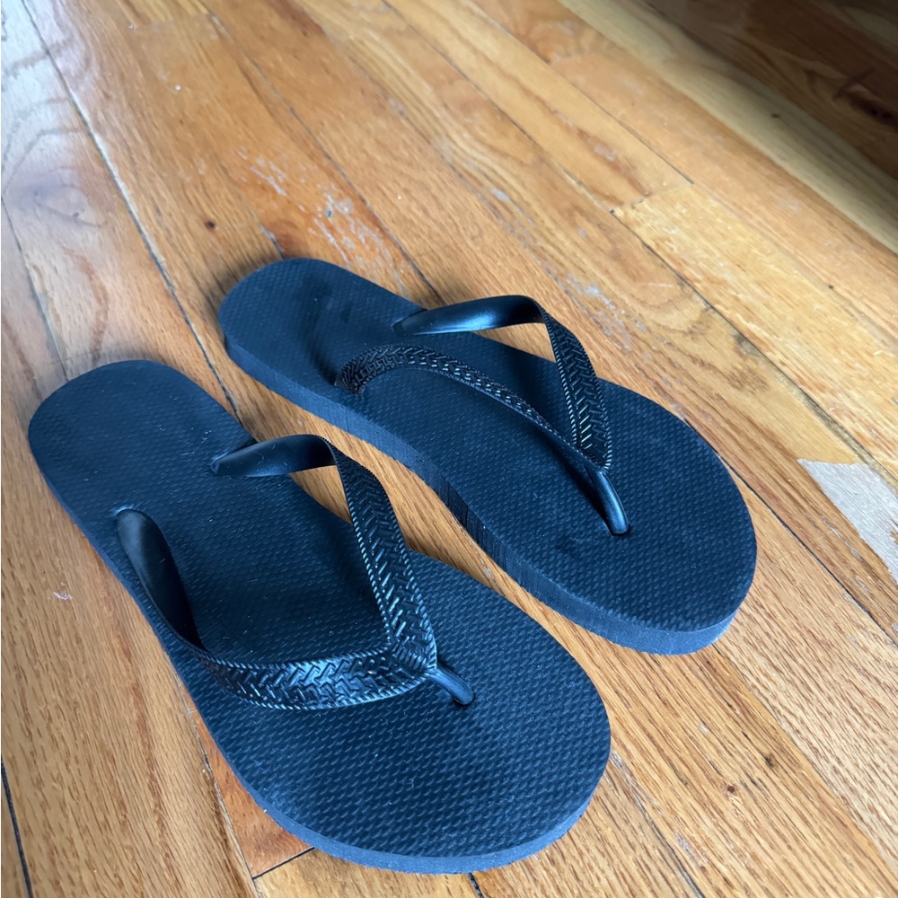 FREE NEW Flipflops with purchase